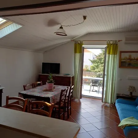 Miri Apartman Zambratija (Istria)